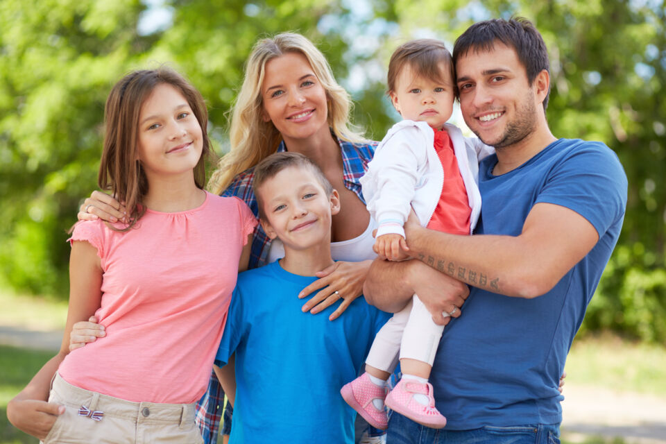 Freepik - Photo d'illustration - En créant un environnement propice à la vie de couple et à la gestion des affaires familiales, vous faites de votre foyer, un foyer heureux.
