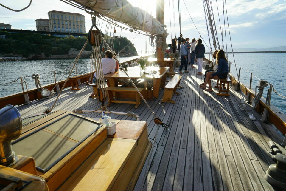 ABC Salles - Droits réservés - Le Don du Vent à Marseille est l’établissement flottant qui saura émerveiller les esprits les plus exigeants, le temps d’une fête d’entreprise, d’un anniversaire ou d’un mariage.  