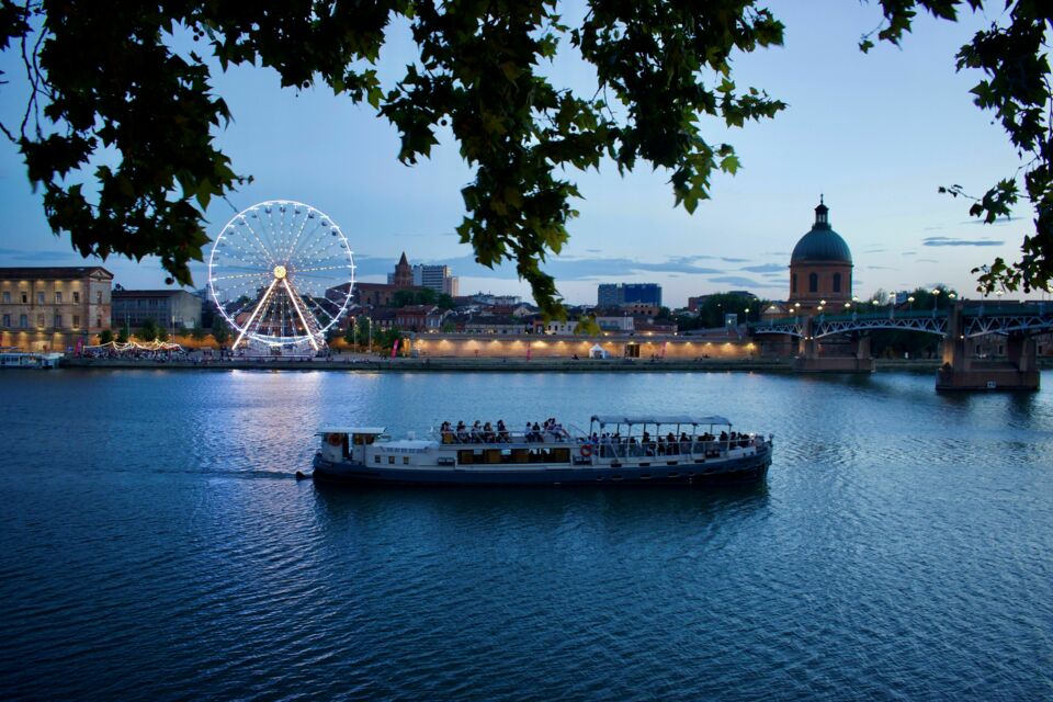 ABC Salles - Droits réservés - Pour des événements privés ou professionnels dans un cadre insolite et d'exception, Les Bateaux Toulousains tiennent une place de choix chez qui cherchent à organiser une fête ou un rassemblement aussi enchanteur que singulier.  