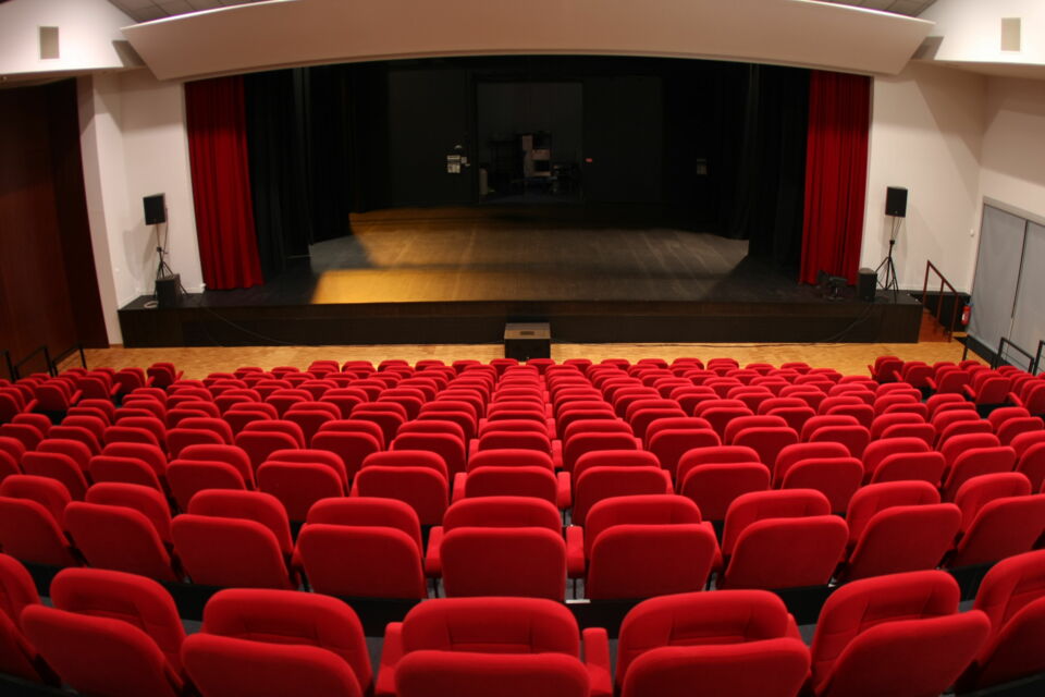 ABC Salles - Droits réservés - L'Espace Culturel le Quatrain à Haute-Goulaine, en Loire-Atlantique, est un établissement exceptionnel qui met en avant un espace inspiré d'un théâtre. 