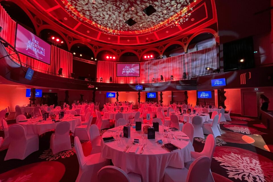 ABC Salles - Droits réservés - Casino de Royat, lieu d’exception installé à Clermont-Ferrand vous invite à découvrir sa majestueuse salle de théâtre pour y célébrer vos évènements privés hors pair.  