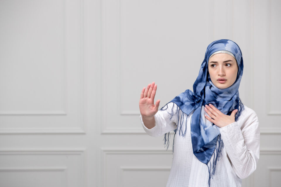 Freepik - Photo d'illustration - Le divorce dans le mariage musulman nécessite une compréhension approfondie des implications légales et religieuses, afin de respecter les principes de la charia et d'assurer un traitement équitable et respectueux des deux parties impliquées.