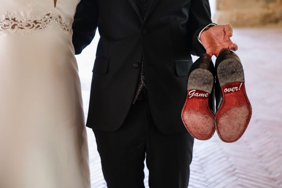 Adobe Stock - Les jeux durant les mariages divertissent, mais facilitent aussi les échanges et renforcent les liens entre les convives, assurant ainsi une ambiance joyeuse et mémorable tout au long de la soirée.