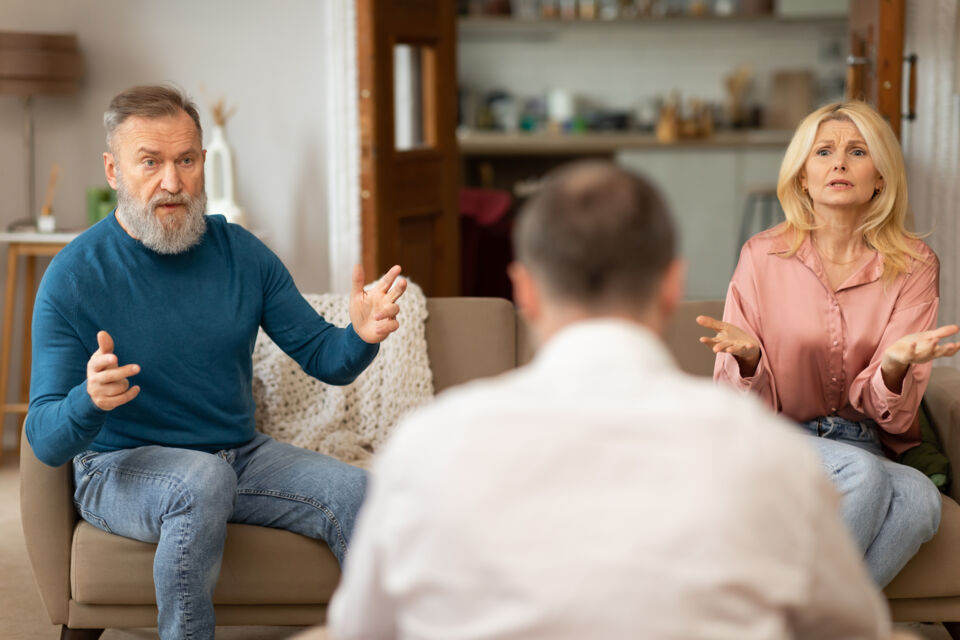 Adobe Stock - Photo d'illustration - Pour savoir quelle attitude adopter auprès de vos proches qui s'opposent à votre mariage et comment réagir il faut bien comprendre les raisons de cette opposition 