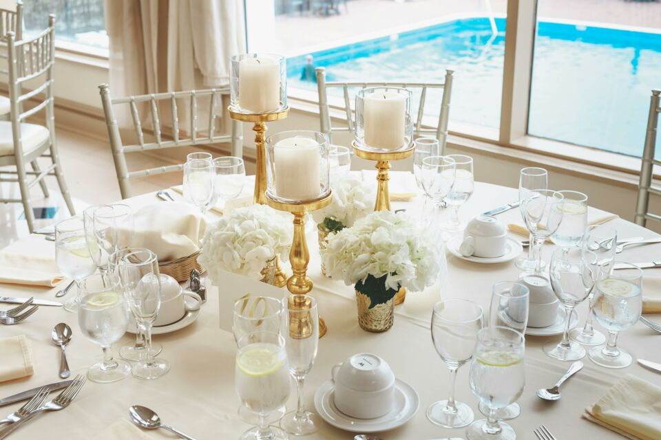 Pexels - Photo d'illustration -  Le centre de table est un élément clé dans la décoration des mariages, et son importance remonte à la nuit des temps., jouant un rôle essentiel dans la création d'une ambiance festive et élégante lors des réceptions nuptiales. 