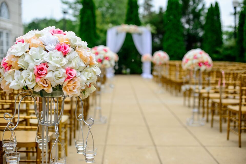 Pixabay - Photo d'illustration- En intégrant ces fleurs dans la décoration, vous créez une atmosphère qui résonne avec votre amour et votre foi, rendant la célébration plus personnelle.