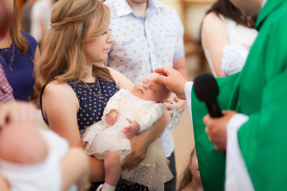 Adobe Stock - Photo d'illustration - Le baptême, qu'il soit civil ou religieux, est un événement familial parmi les plus festifs. Il peut avoir sa fête d'anniversaire au même titre que n'importe quel rassemblement.