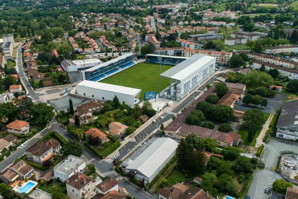 ABC Salles - Droits Réservés - Le Stade Pierre Fabre, domicile du légendaire Castres Olympique, offre une toile de fond exceptionnelle pour un team building mémorable et digne des Jeux Olympiques.  