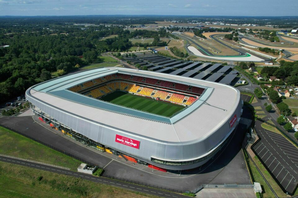 ABC Salles - Droits Réservés - A 1 heure de Paris, au Mans, Stade Marie-Marvingt est en mesure de recevoir vos collaborateurs et équipe, le temps d’un team building ou tout autre événement professionnel autour de la cohésion et l’esprit d’équipe.   