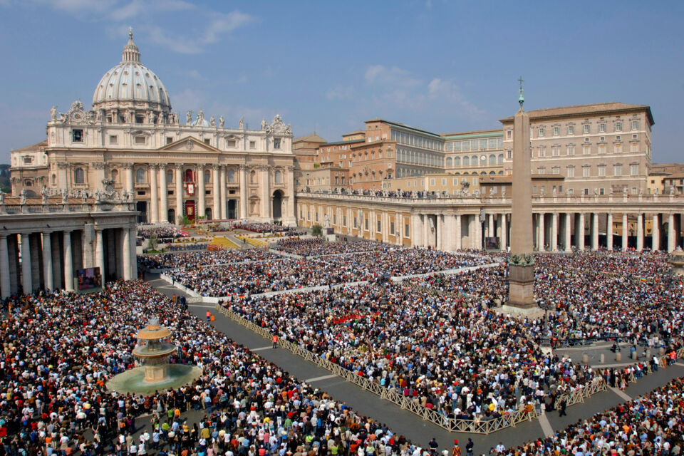 Adobe Stock - Photo d'illustration - Le Vatican : ce petit pays qui fait rêver des millions de personnes dans le monde, notamment certains couples qui chérissent le désir secret de s'y marier dans la foi catholique.