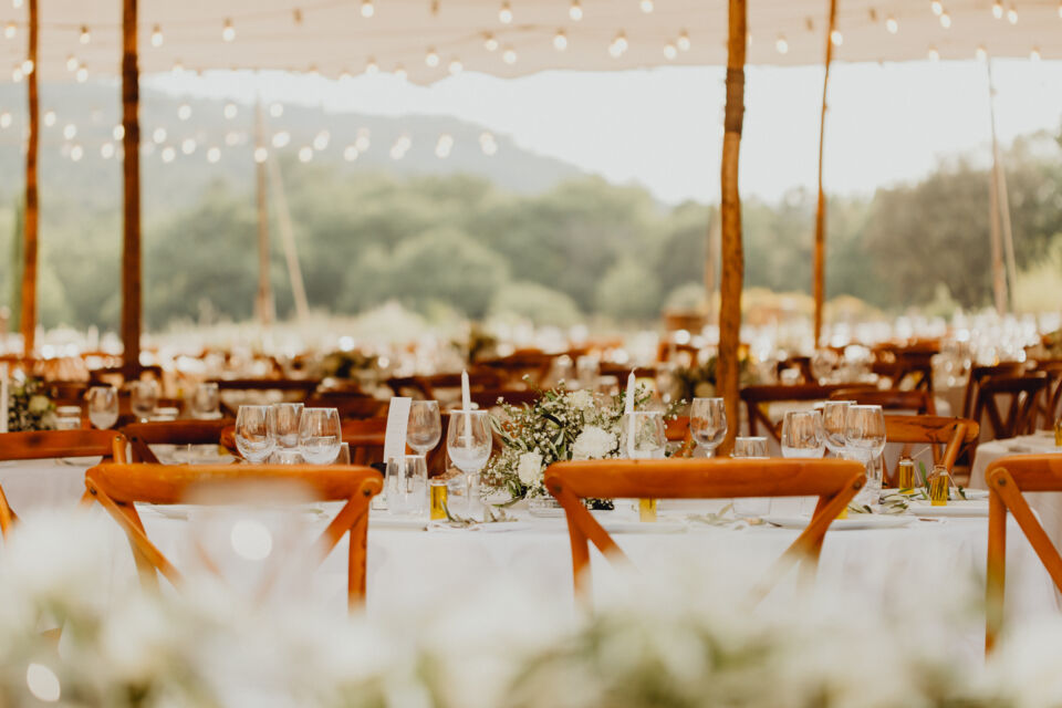 Adobe Stock - Photo d'illustration - Le banquet de mariage, un moment phare de la réception qui réunit l'ensemble des invités autour de préparations culinaires spécialement conçues pour le jour J.