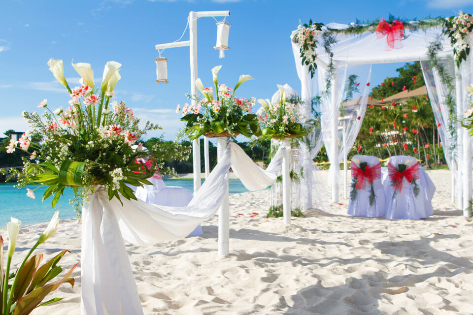 Adobe Stock - Photo d'illustration - Si les Maldives forment un cadre paradisiaque pour sceller l'union d'une vie, elles sont aussi riches de coutumes matrimoniales séculaires. Des traditions fortement influencées par la foi islamique.