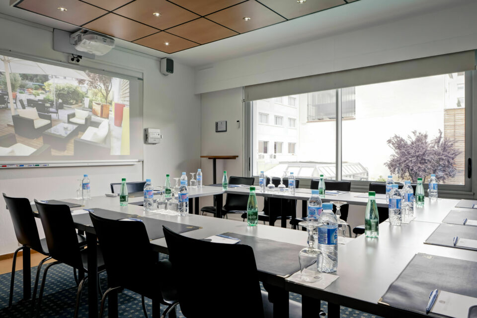 ABC Salles - Droits réservés - Lieu unique pour votre prochain séminaire, réunion de fin d’année ou tout autre événement professionnel, Hôtel Charlemagne dans le 2e arrondissement de Lyon, vous offre un cadre élégant et moderne, idéal pour rassembler vos équipes.