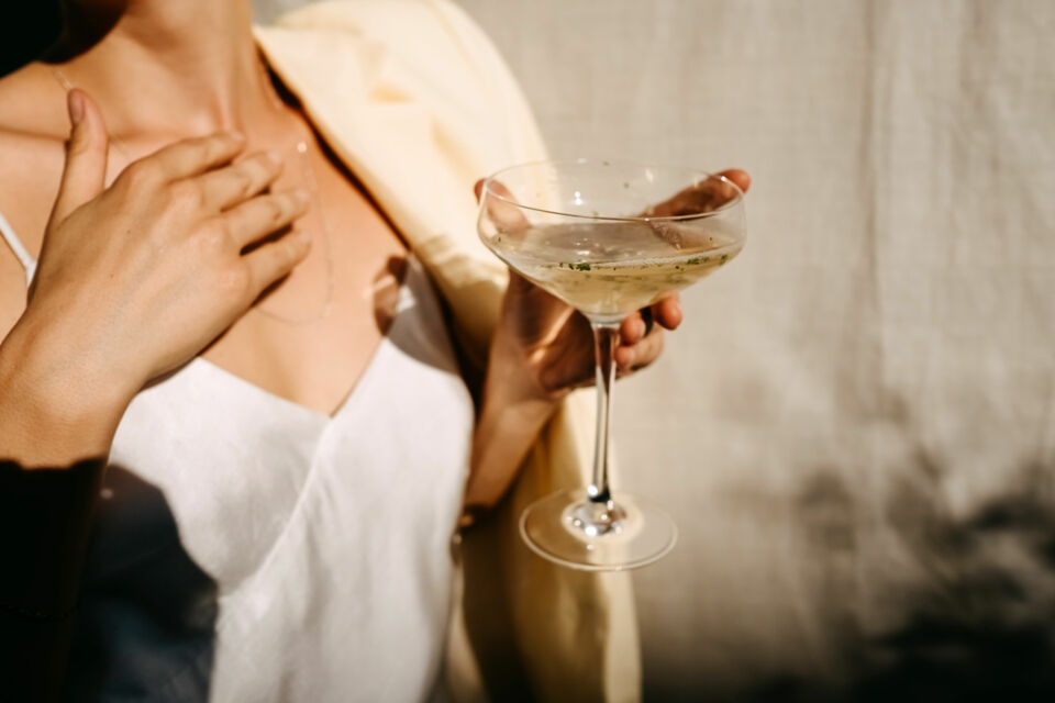 Adobe Stock - Photo d'illustration - Pétillante et rafraîchissante, la soupe champenoise est un apéritif populaire en France pour les vins d'honneur et les cocktails, prisé pour son coût abordable, sa facilité de préparation et la touche de raffinement qu'elle apporte aux grandes fêtes et événements.