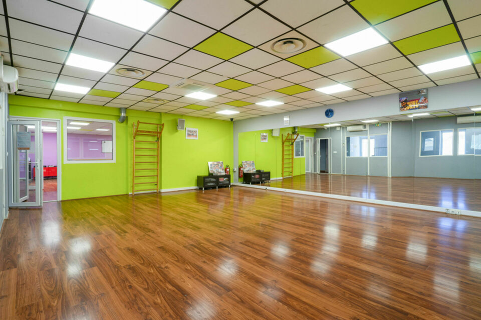  ABC Salles - droits réservés - Marseille Danse Academy est un centre d’excellence dédié à l’apprentissage et à la pratique de la danse, offrant une variété de cours pour tous les âges et niveaux dans un cadre inspirant et professionnel.  