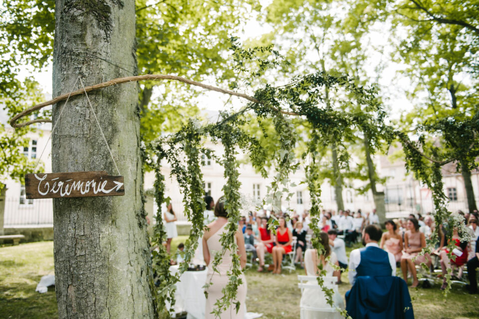 Adobe Stock - Photo d'illustration - Pour certains couples, l'engagement amoureux va bien au-delà d'un seul oui, se transformant en une célébration répétée à travers des cérémonies symboliques et officielles, témoignant d'un désir constant de renouveler et réaffirmer leur amour.