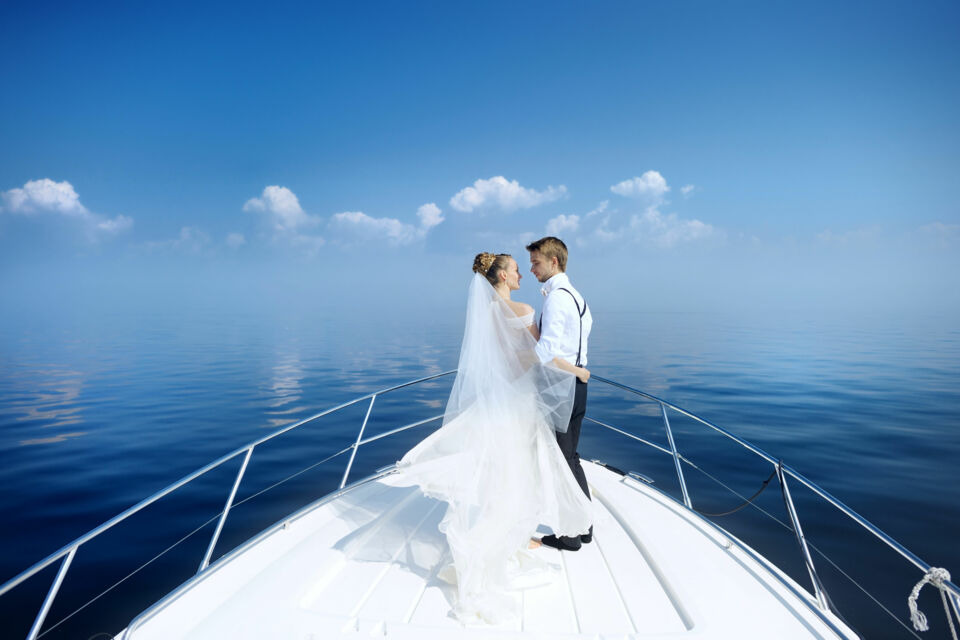 AdobeStock Photo d'illustration chaque détail de la célébration, des décorations aux symboles maritimes, est soigneusement choisi pour que leurs invités puissent ressentir cette même connexion profonde à l'élément marin.