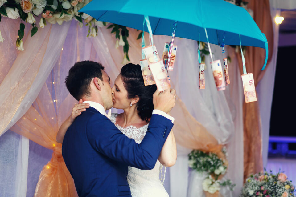 Adobe Stock - Photo d'illustration - Autrefois marqués par un charme authentique et une certaine spontanéité, les mariage sont aujourd'hui devenus des événements parfaitement orchestrés, digne de blockbusters, avec des budgets en constante augmentation.
