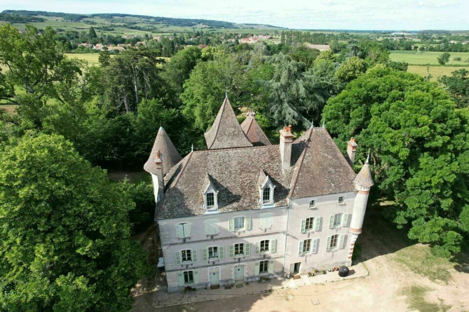 ABC Salles – DR – Au Château de Mauny vos temps forts seront entourés de verdure luxuriante sans gêner le voisinage. Un cadre et des prestations parfaits pour célébrer avec vos proches autour d’un thème particulier ou pas. 