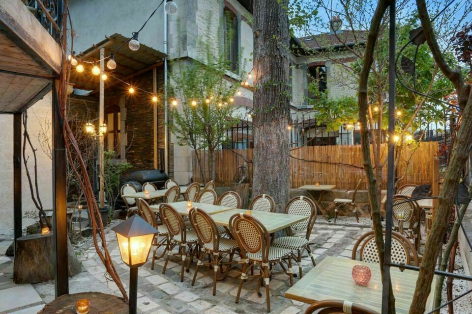 ABC Salles – DR – Le Village Afrotaste est un lieu atypique qui propose plusieurs espaces adaptés à vos réunions amicales autour d’un thème ou d’une célébration particulière. 
