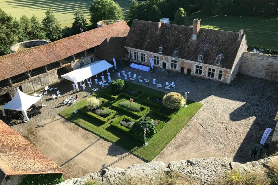 ABC Salles – DR – Lieu historique empreint d’histoire, le Château de Nesles avec ses nombreux espaces dédiés aux rassemblements festifs vous séduira certainement. Ses prestations en font l’établissement idéal pour une soirée mémorable avec vos proches et amis. 