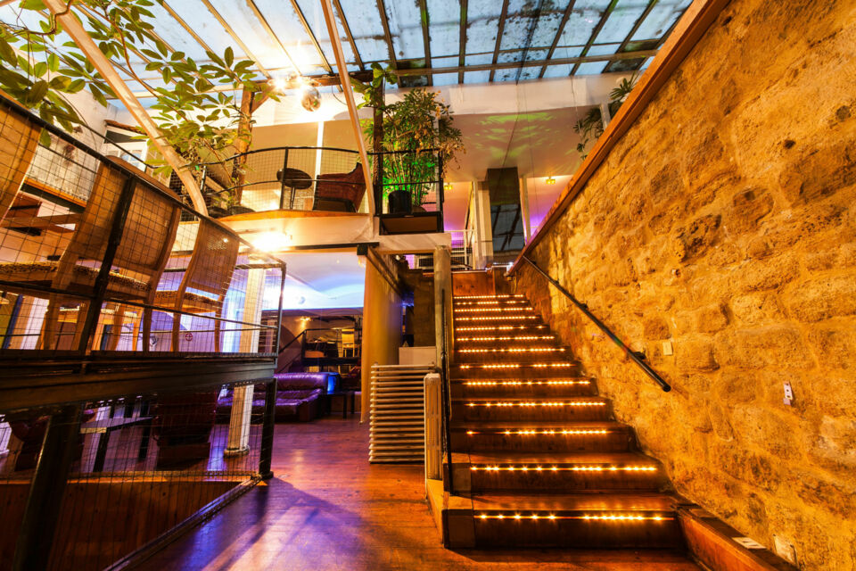 ABC Salles – DR - Le Loft Parisien, un lieu atypique avec son jacuzzi et sa décoration éclectique, parfait pour des événements mémorables et intimes, à deux pas de République. 