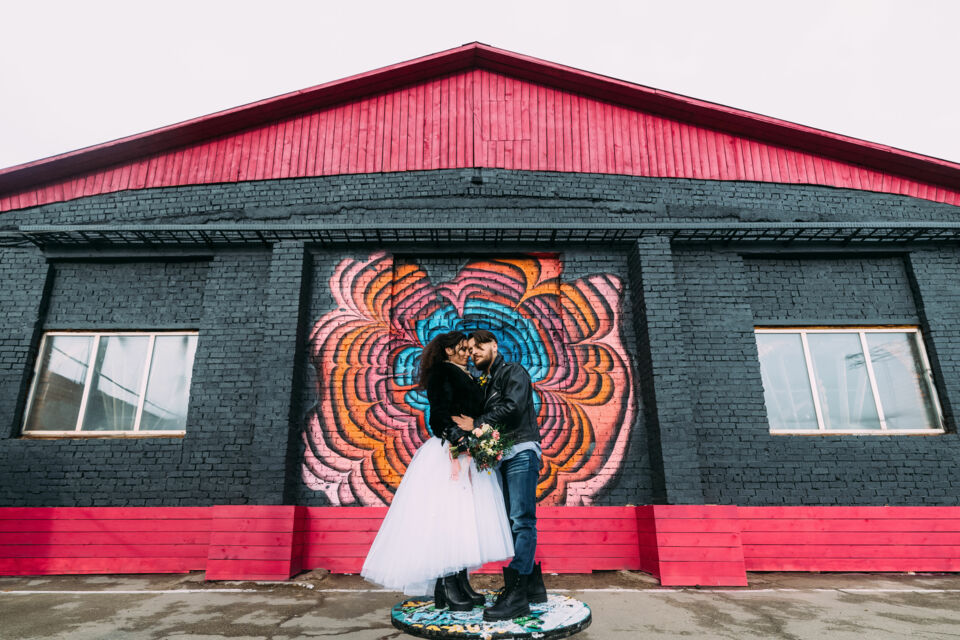 Adobe Stock - Photo d'illustration - Quand les mots ne suffisent plus, certaines personnalités publiques utilisent leur image pour véhiculer des messages, inspirant ainsi les plus audacieux à exprimer leur style et leurs convictions lors de toutes les occasions.