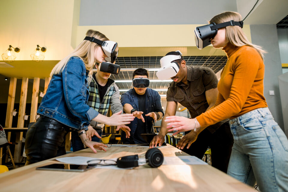 Adobe Stock - Photo d'illustration - En offrant une immersion totale et des expériences personnalisées, la réalité virtuelle élève les événements privés comme professionnels à un niveau exceptionnel, transformant mariages, anniversaires et séminaires en moments inoubliables et novateurs.
