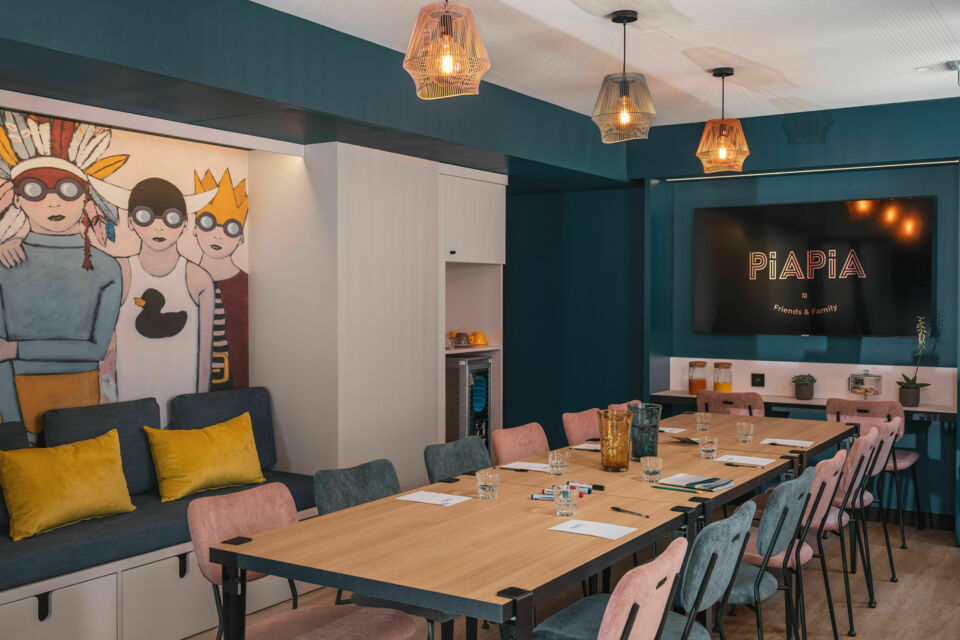 ABC Salles – DR - Piapia Room : un espace professionnel modulable de 20 m², baigné de lumière naturelle, idéal pour vos réunions, conférences et ateliers à Paris. Équipé des dernières technologies, il offre un cadre inspirant et convivial pour stimuler la créativité et la collaboration de vos équipes. 