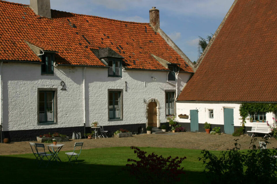 ABC Salles – DR - Avec ses poutres en chêne et son verger pittoresque, la Ferme de Beaurieux offre un cadre chaleureux pour des événements privés ou professionnels en plein cœur de la Belgique.  