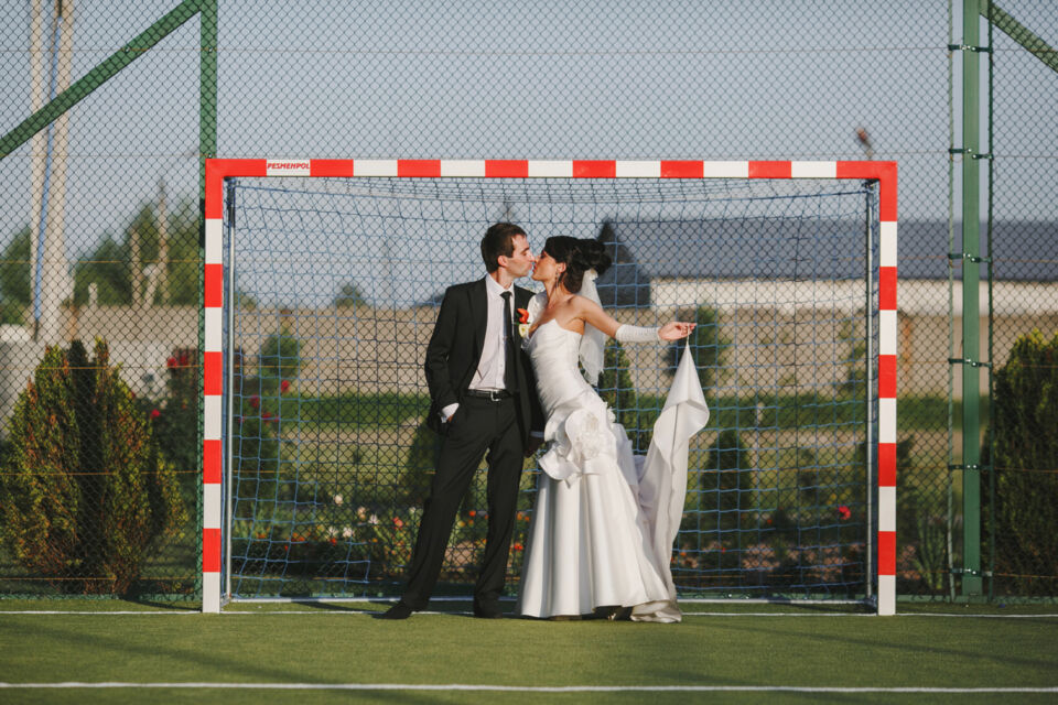 Feepik - Photo d'illustration -&nbsp; Choisir d'inclure des activités ludiques à votre&nbsp;endless wedding ermet à vos proches de se détendre, de s'amuser, et de participer à des expériences uniques tout au long de la célébration.