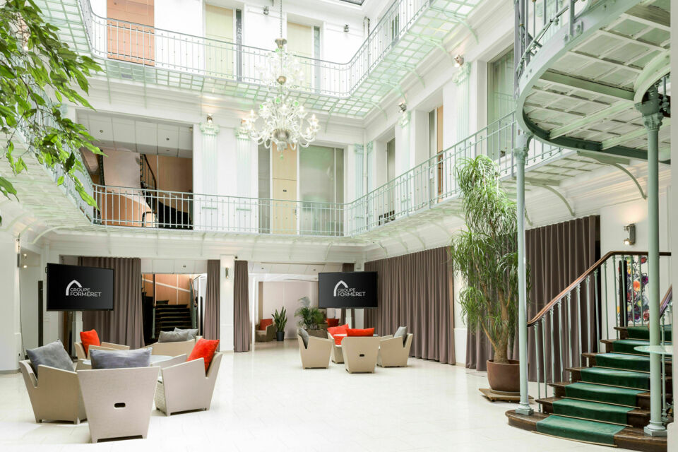 ABC Salles - Droits Réservés - La Ville Lumière abrite l'Espace Cléry. Un lieu unique où l’histoire rencontre la vision avant-gardiste de ses propriétaires. Ils en ont fait un espace modulable, alliant charme intemporel et modernité. Idéal pour séminaires et événements professionnels d’envergure.