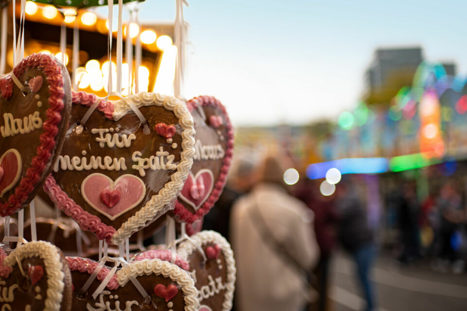 AdobeStock Photo d'illustration Les cadeaux transmettent des vœux de bonheur, de prospérité et de longévité, tout en honorant des coutumes parfois centenaires.