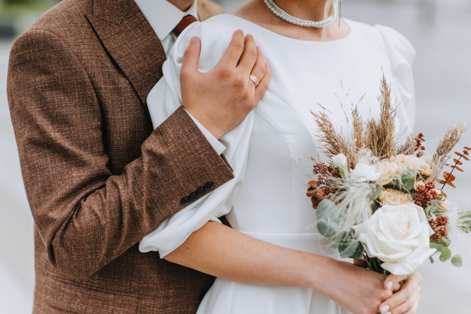Adobe Stock - Photo d'illustration - Chaque année, Pantone révèle une couleur phare qui, en 2025, promet d'inspirer mariages, anniversaires et événements d’entreprise en sublimant vos célébrations avec élégance et modernité.