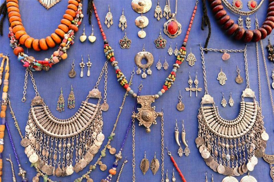 AdobeStock photo d'illustration Ces bijoux uniques révèlent non seulement un savoir-faire artisanal exceptionnel, mais aussi des récits intimes liés à l’histoire et à la spiritualité.