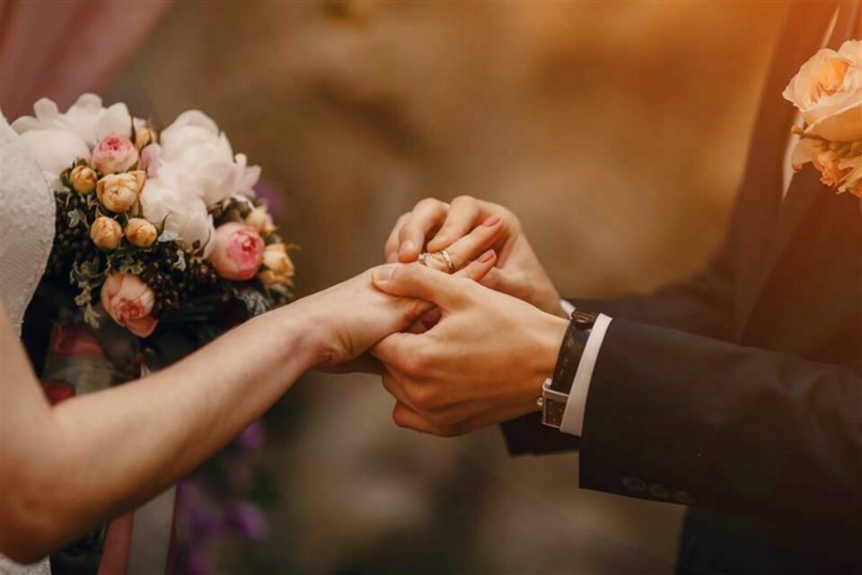 Adobe Stock - Photo d'illustration- Le melhfa fluide et coloré, est une ode à la tradition et à la féminité, magnifiant la mariée lors de l’un des jours les plus importants de sa vie.