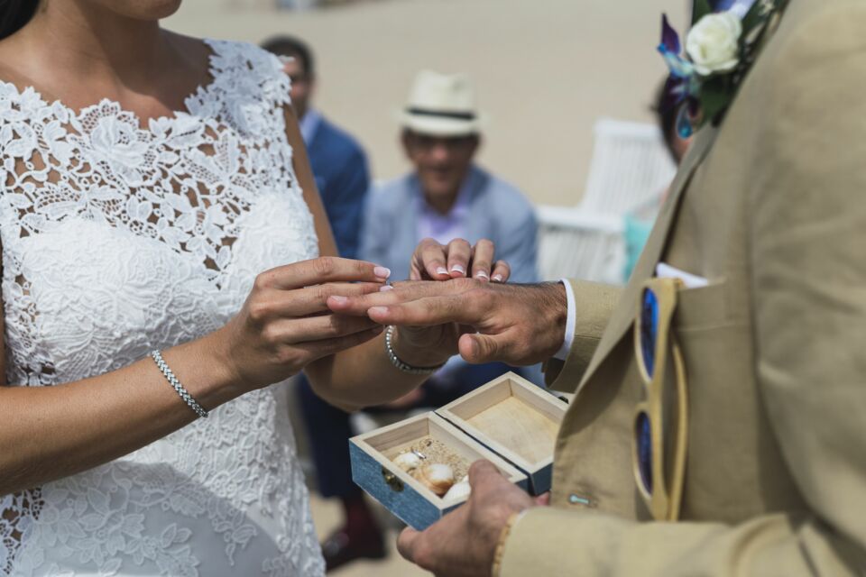 Freepik - Photo d'illustration -&nbsp;À Djibouti, l'union de deux âmes se célèbre avec respect et émotions, où les traditions familiales et religieuses tissent un mariage empreint de sens et de beauté.