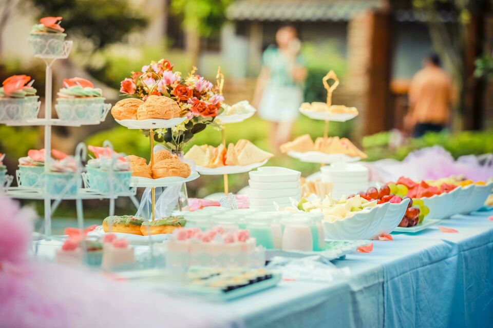 Pexels - Photo d'illustration - Les desserts de mariage, élément clé d'une telle célébration, ne se limitent pas seulement au gâteau nuptial. Ils peuvent également se décliner en diverses autres variétés sucrées.