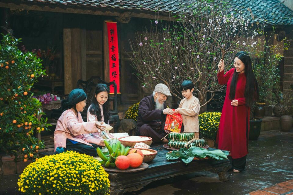 Pexels - Photo d'illustration - Célébration du Têt, le Nouvel An vietnamien, marqué par des traditions ancestrales, des offrandes, des danses et des rassemblements familiaux.