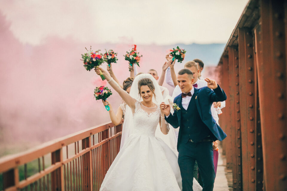 Adobe Stock -  Photo d'illustration -  Divertir ses invités de mariage sans dépenser une fortune c'est possible, en intégrant des animations originales, économiques et DIY, tout en créant une ambiance conviviale et mémorable.
