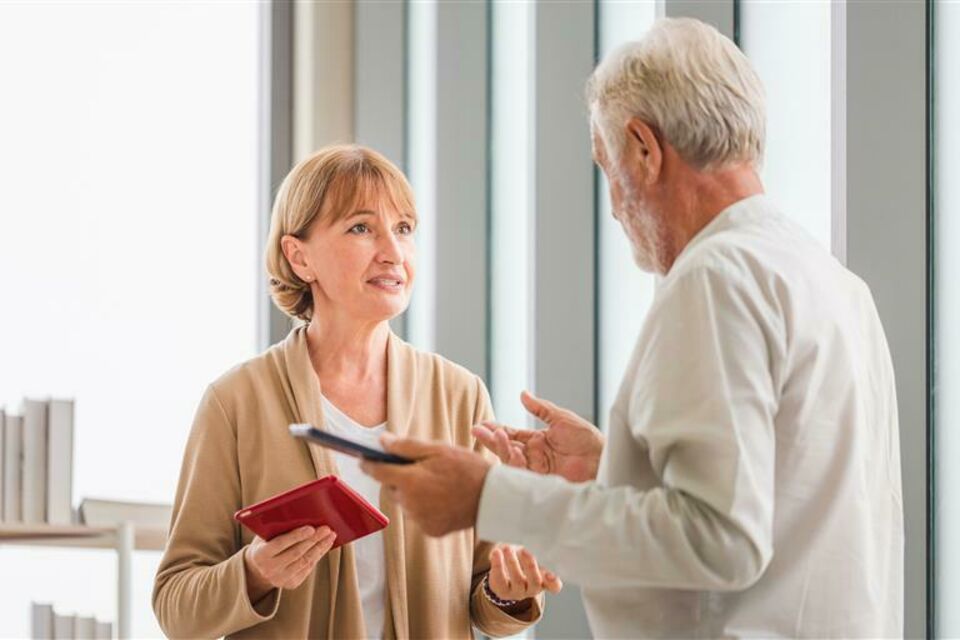 Adobe Stock - Photo d'illustration - Après un divorce tardif, les souvenirs de mariage peuvent devenir un poids. Comment les gérer et transformer cette expérience pour avancer sereinement dans la nouvelle phase de votre vie ?