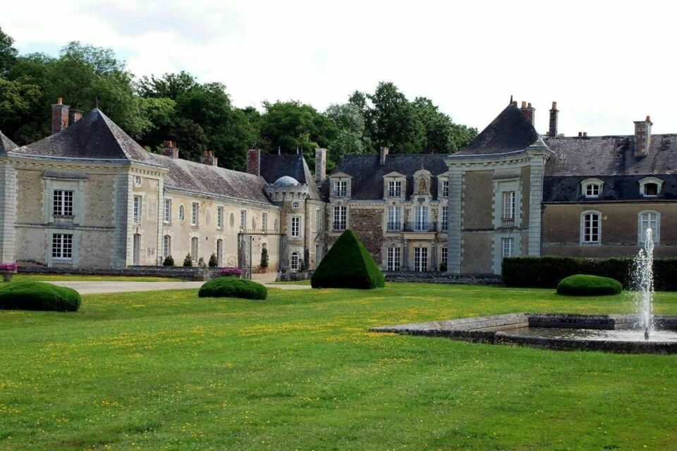 ABC Salles – DR –Le Château de la Lorie, demeure de caractère chargée d'histoire et de charme, et perles du Pays de la Loire, vous offre un cadre chic et idyllique pour vos mariages.