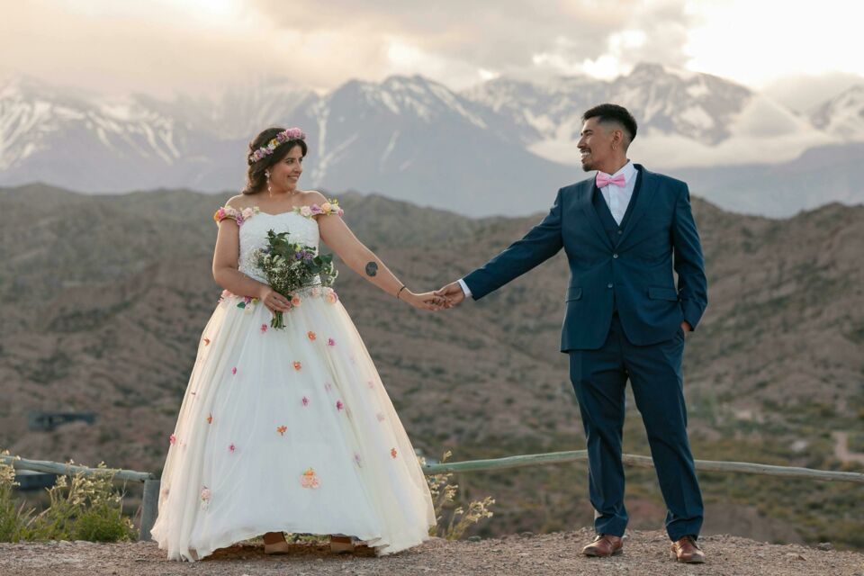 Pexels - Photo d'illustration - Là où les rythmes envoûtants du tango rencontrent la chaleur des grillades sous un ciel infini, un mariage sur le thème de l'Argentine promet une célébration inoubliable et passionnée.