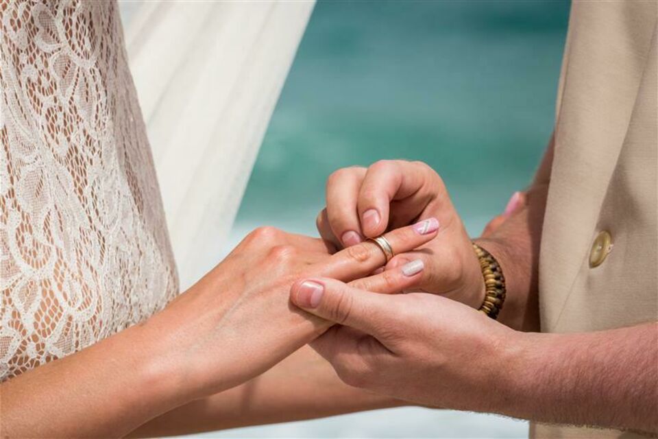 Adobe Stock - Photo d'illustration - Les rythmes latinos de Cuba ajoute pour une ambiance festive du début à la fin à votre mariage.
