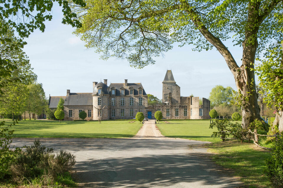 ABC Salles – DR - Parmi les châteaux historiques de la région bretonne, se trouve le Château du Bois Guy. Bâtisse au charme incomparable, ce domaine devient alors le lieu idéal où organiser vos réceptions.