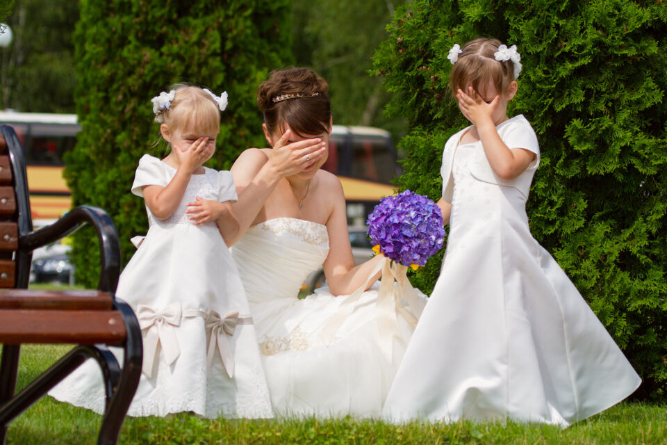 Adobe Stock -  Photo d'illustration -  La prunelle de vos yeux, ces petits trésors adorés, peuvent devenir des porteurs d'alliances, semeurs de pétales de fleurs ou même interprètes d'une chanson spéciale pendant vos noces.
