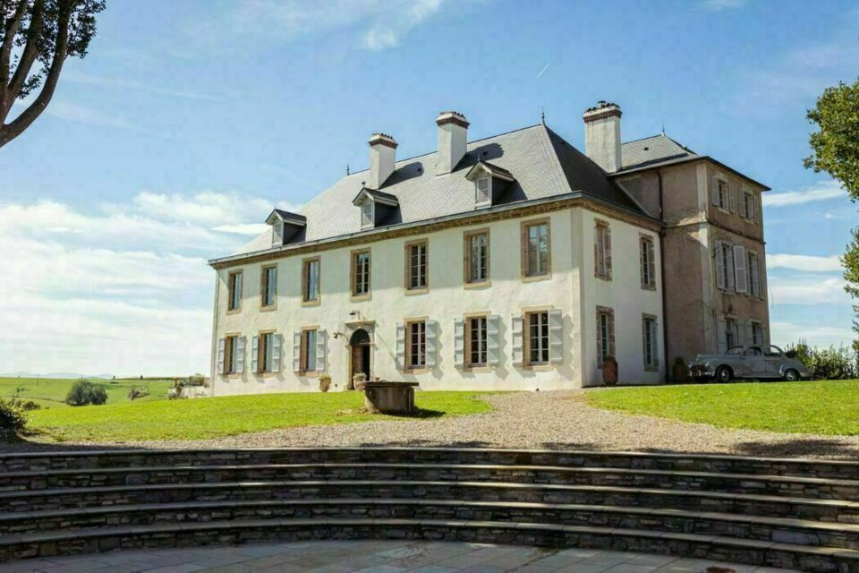 ABC Salles – DR - Le Château de Biscay allie élégance historique et confort moderne, offrant un cadre idyllique pour vos événements. Ses jardins impeccables, ses salles au charme d’antan et son atmosphère enchanteresse feront de votre mariage un moment inoubliable. 