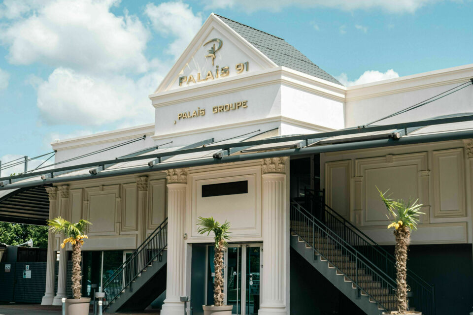 ABC Salles – DR - Palais 91 fait partie de ces établissements prestigieux en Essonne, offrant un cadre exceptionnel pour vos événements professionnels et privés, avec des équipements modernes et une capacité d’accueil impressionnante.