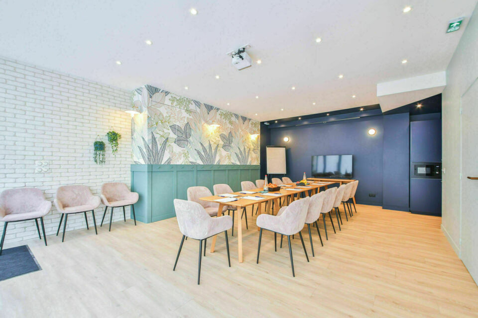 ABC Salles – DR - Situé au cœur du 14e arrondissement de Paris, à proximité de la gare Montparnasse, cet établissement accueillant et contemporain propose des espaces polyvalents, idéaux pour organiser des événements d'entreprise réussis.