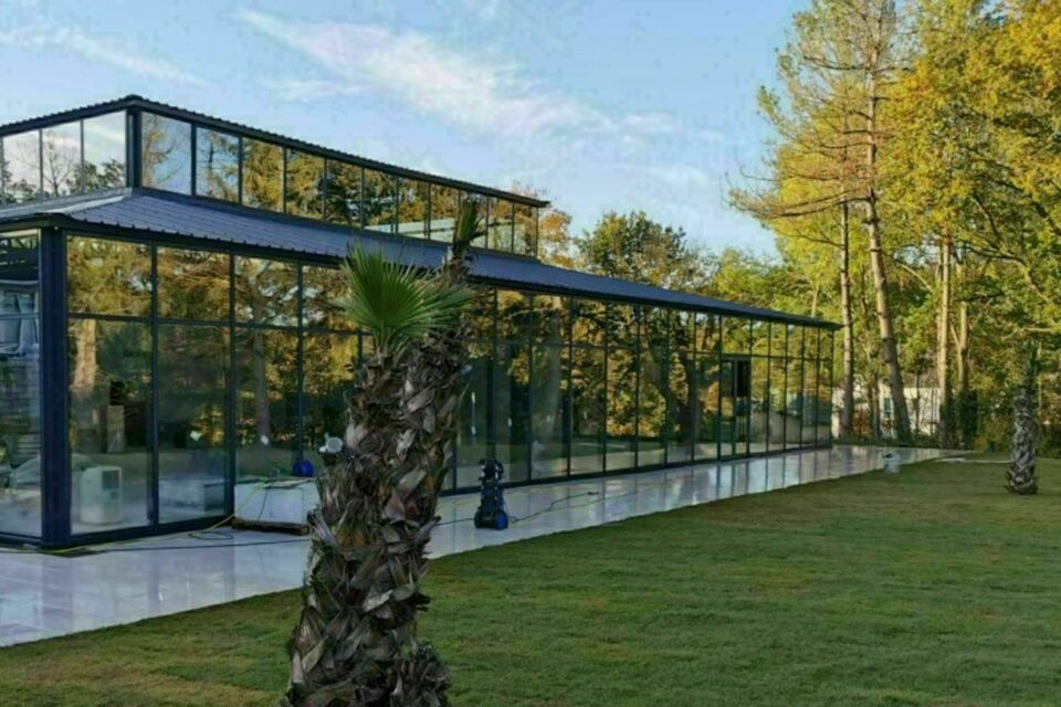 ABC Salles – DR - Le Trèfle Orangerie, situé en Yvelines, est un lieu unique offrant 900 m² d’espace contemporain au cœur d’un parc verdoyant. Un cadre idyllique pour des événements familiaux et professionnels.